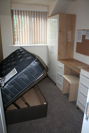 Room 4.  inclusive of all bills. Single en-suite with storage bed.